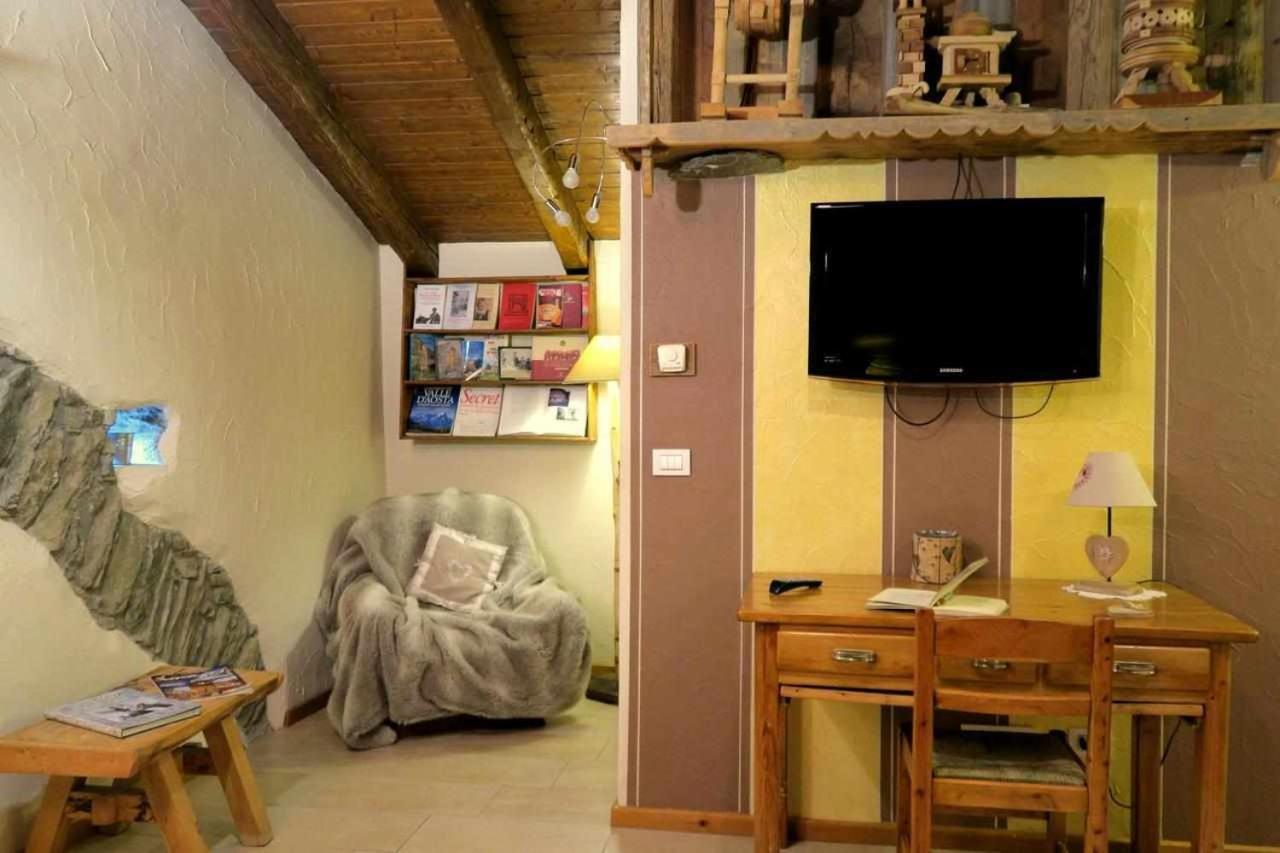 Romantica Suite Con Vasca Idromassaggio Aoste Extérieur photo