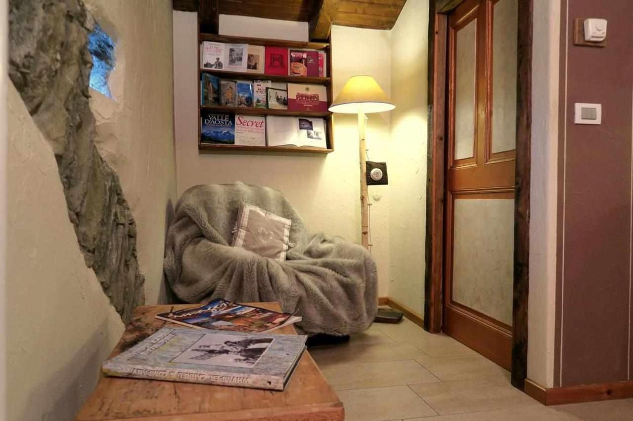 Romantica Suite Con Vasca Idromassaggio Aoste Extérieur photo