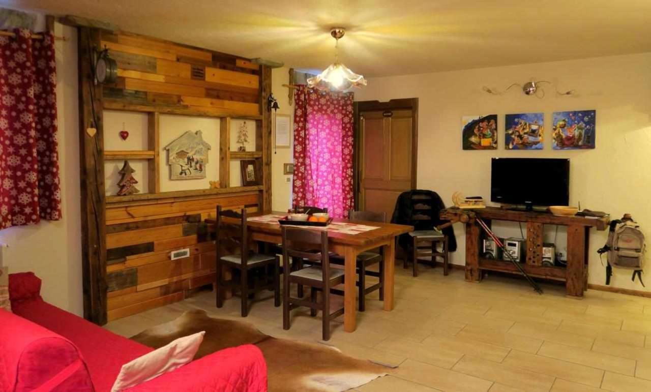Romantica Suite Con Vasca Idromassaggio Aoste Extérieur photo