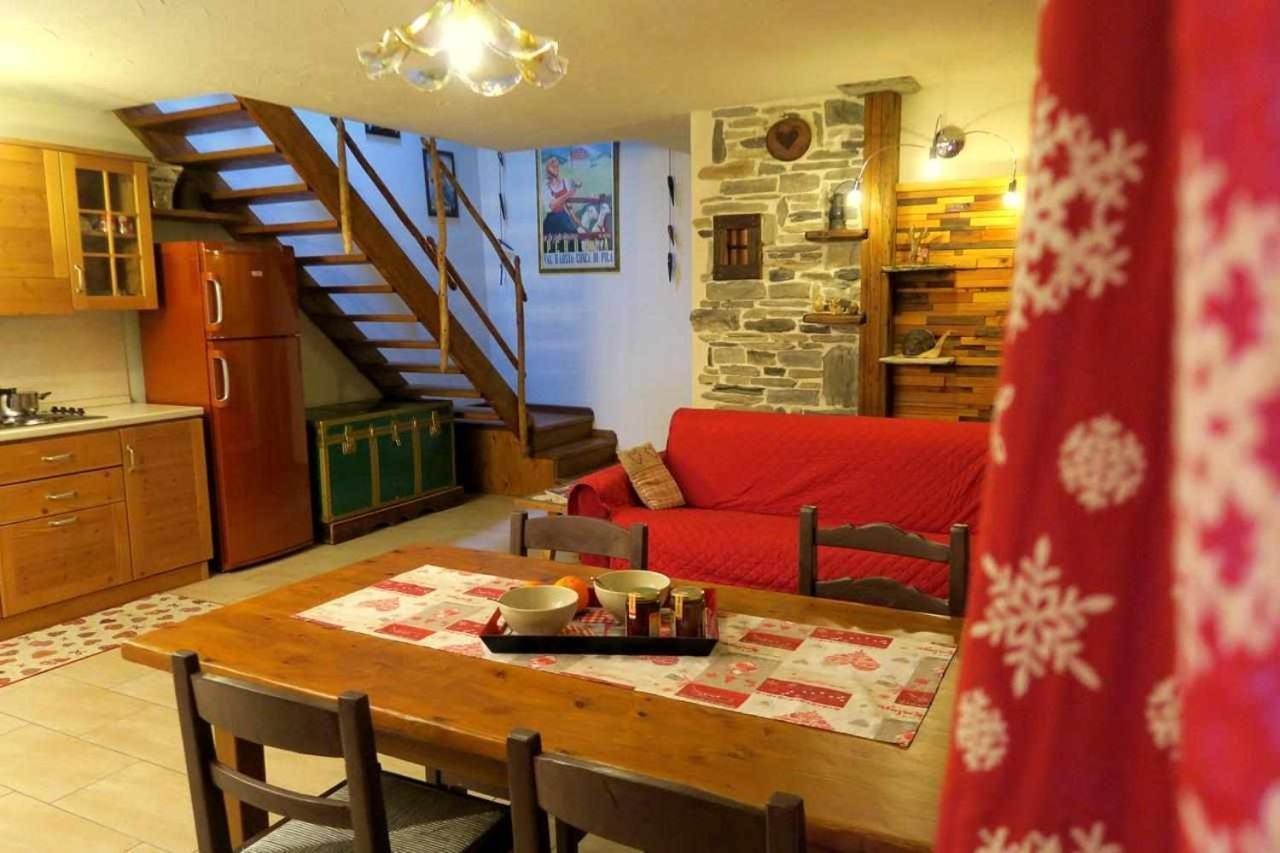 Romantica Suite Con Vasca Idromassaggio Aoste Extérieur photo